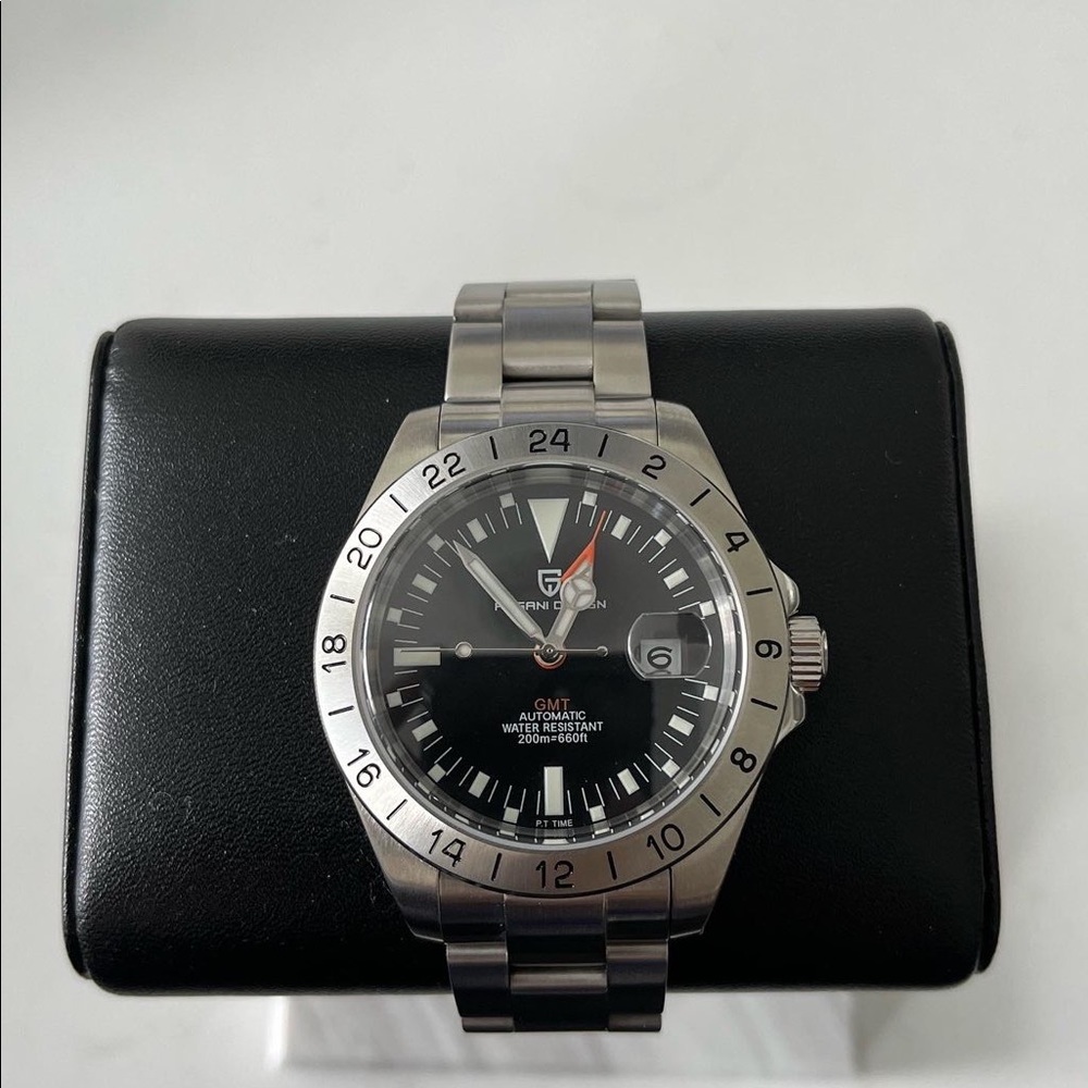 Men’s Watch- sapphire crystal
